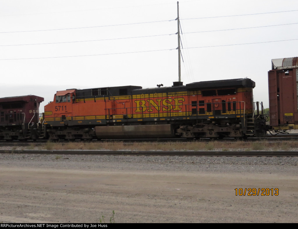 BNSF 5711